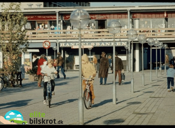 Få din skrotbil afhentet i Albertslund med Elitebilskrot – bilskrot, skrotpræmie og autoophugger service til de bedste skrotpriser